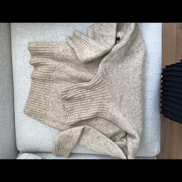 Sweater - Picture 4 of 7